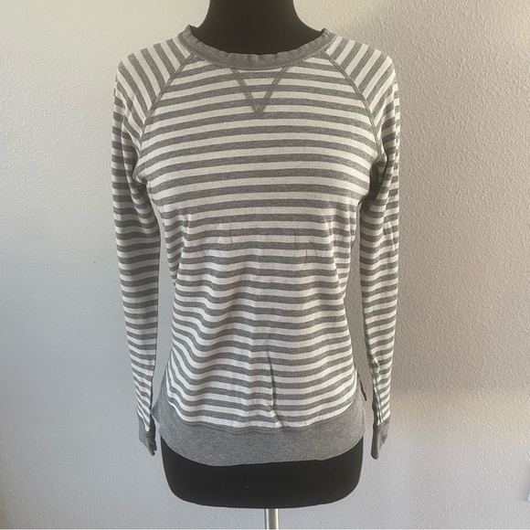 Lululemon Reversible Long Sleeve Top - Picture 6 of 12